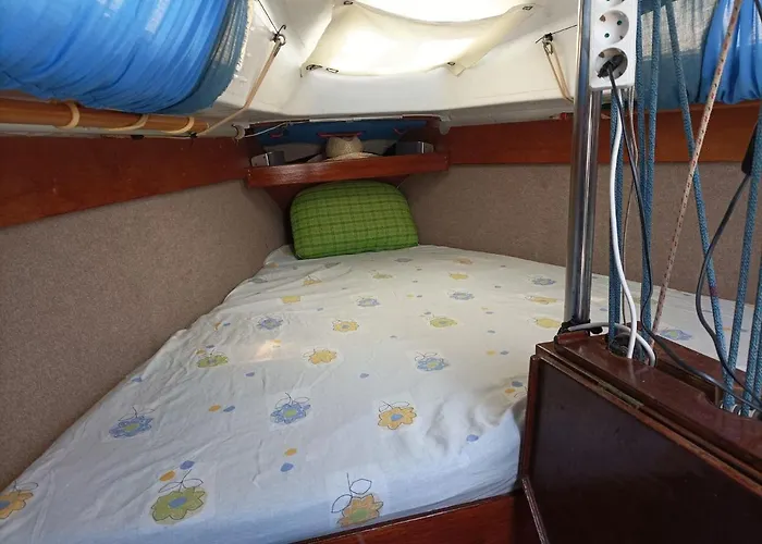 Lanza Boat